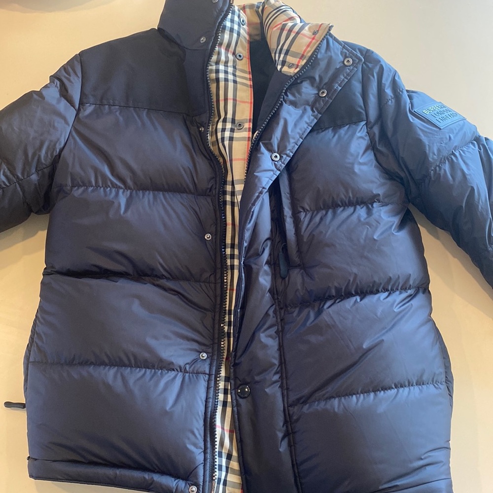 Reversible Burberry puffer coat